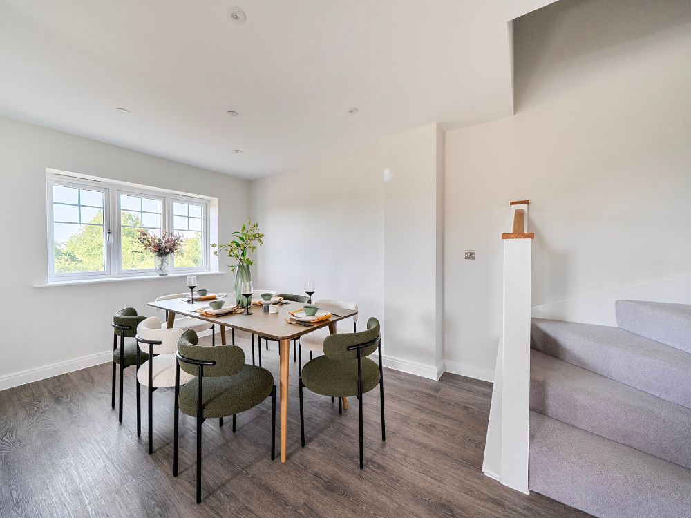Plots 110_83 Dining